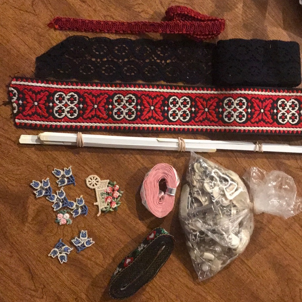 Vintage sewing items